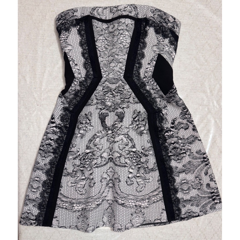 Romantic Elegant BCBGMAXAZRIA Sophiani Lace Print Strapless Cocktail Dress 4